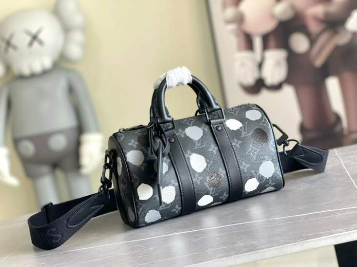 Picture of Louis Vuitton Mens Bags _SKUfw140700916fw